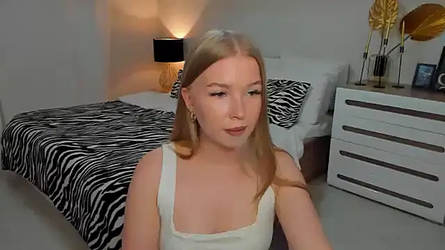 shy  lady online show from May 20, 2026, 6:03 pm