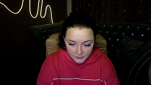 GloriNichols online show from December 22, 2024, 6:39 am