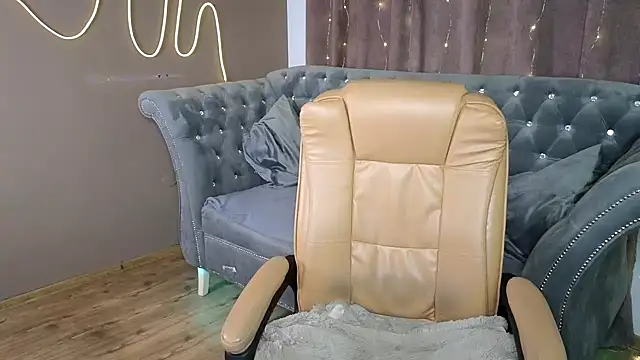 GloriNichols online show from January 19, 2025, 7:04 am