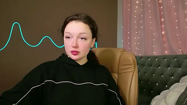 GloriNichols online show from October 19, 2025, 5:19 am