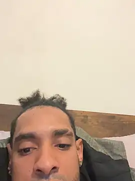 Snapshot of u091 chatting on December 10, 2024, 1:00 pm u091 online show from December 10, 2024, 1:00 pm