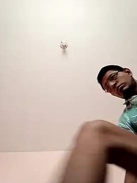 ale3J4a online show from January 6, 2025, 5:27 pm