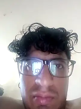 Snapshot of ale3J4a chatting on February 17, 2026, 6:25 pm ale3J4a online show from February 17, 2026, 6:25 pm