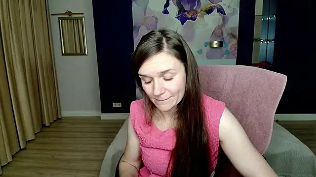 AriaGray online show from November 8, 2025, 3:01 pm