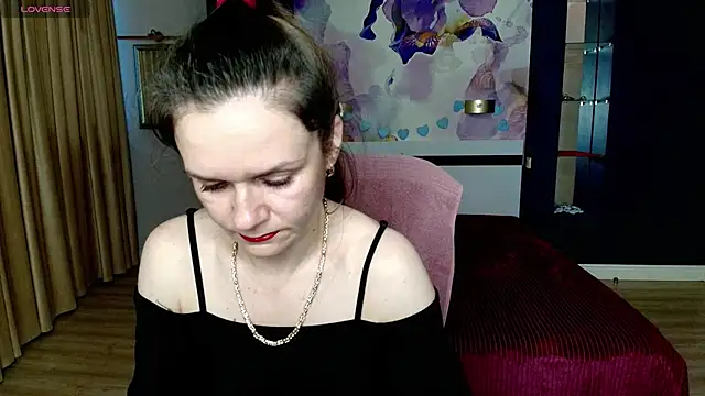 AriaGray online show from February 17, 2026, 5:15 am