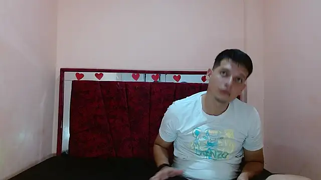 Snapshot of FerneyManti chatting on November 2, 2025, 1:57 pm FerneyManti online show from November 2, 2025, 1:57 pm