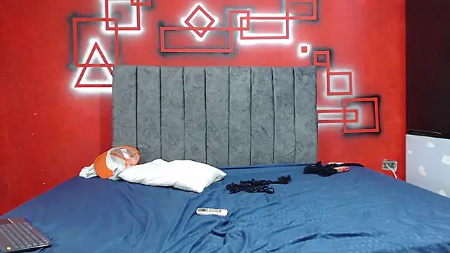 Snapshot of FerneyManti chatting on November 15, 2025, 2:13 pm FerneyManti online show from November 15, 2025, 2:13 pm