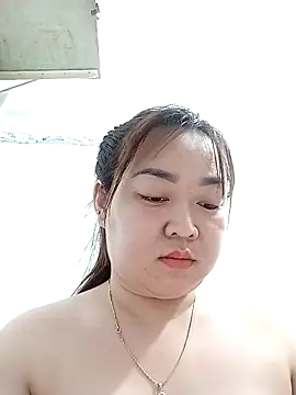 Snapshot of VyOanh2K chatting on February 17, 2025, 5:32 pm VyOanh2K online show from February 17, 2025, 5:32 pm