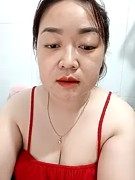 Snapshot of VyOanh2K chatting on February 19, 2025, 1:06 pm VyOanh2K online show from February 19, 2025, 1:06 pm