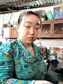 Snapshot of VyOanh2K chatting on February 20, 2025, 3:23 am VyOanh2K online show from February 20, 2025, 3:23 am