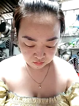 Snapshot of VyOanh2K chatting on February 23, 2025, 10:28 am VyOanh2K online show from February 23, 2025, 10:28 am