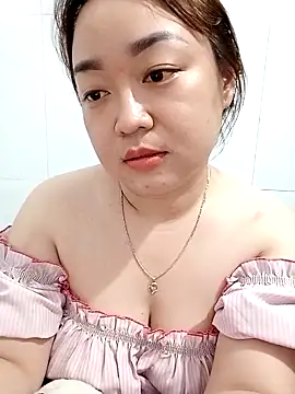 Snapshot of VyOanh2K chatting on February 24, 2025, 4:26 pm VyOanh2K online show from February 24, 2025, 4:26 pm