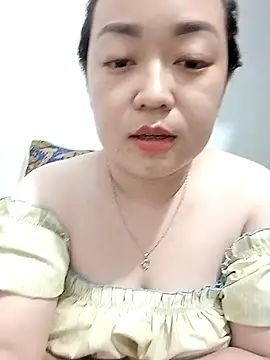 Snapshot of VyOanh2K chatting on March 1, 2025, 2:23 pm VyOanh2K online show from March 1, 2025, 2:23 pm