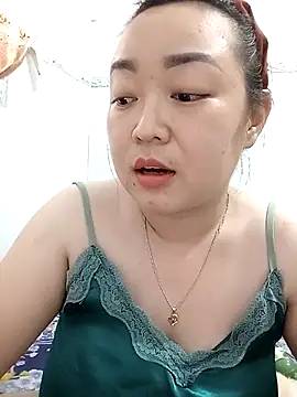 Snapshot of VyOanh2K chatting on March 2, 2025, 9:10 am VyOanh2K online show from March 2, 2025, 9:10 am