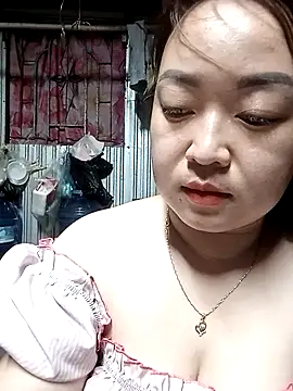 Snapshot of VyOanh2K chatting on March 4, 2025, 5:24 pm VyOanh2K online show from March 4, 2025, 5:24 pm