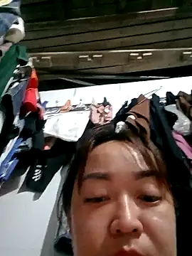 Snapshot of VyOanh2K chatting on March 6, 2025, 8:27 pm VyOanh2K online show from March 6, 2025, 8:27 pm