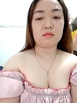 Snapshot of VyOanh2K chatting on March 9, 2025, 5:28 pm VyOanh2K online show from March 9, 2025, 5:28 pm