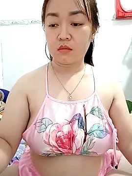 Snapshot of VyOanh2K chatting on March 10, 2025, 5:18 pm VyOanh2K online show from March 10, 2025, 5:18 pm