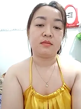 Snapshot of VyOanh2K chatting on March 11, 2025, 5:02 pm VyOanh2K online show from March 11, 2025, 5:02 pm