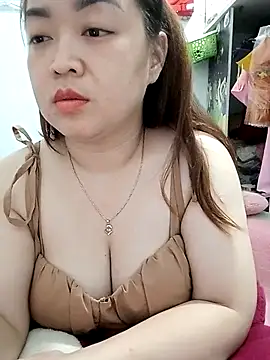 Snapshot of VyOanh2K chatting on March 14, 2025, 5:24 pm VyOanh2K online show from March 14, 2025, 5:24 pm