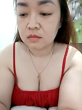 Snapshot of VyOanh2K chatting on March 15, 2025, 5:37 pm VyOanh2K online show from March 15, 2025, 5:37 pm