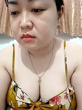 Snapshot of VyOanh2K chatting on September 21, 2025, 6:48 am VyOanh2K online show from September 21, 2025, 6:48 am