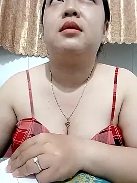 Snapshot of VyOanh2K chatting on September 25, 2025, 2:10 pm VyOanh2K online show from September 25, 2025, 2:10 pm