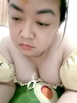 Snapshot of VyOanh2K chatting on September 29, 2025, 4:12 pm VyOanh2K online show from September 29, 2025, 4:12 pm