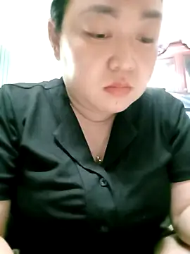 Snapshot of VyOanh2K chatting on October 12, 2025, 8:57 am VyOanh2K online show from October 12, 2025, 8:57 am