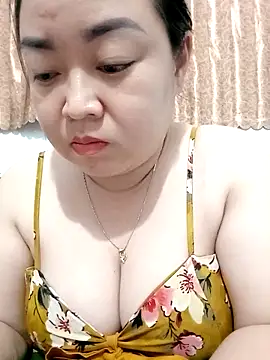 Snapshot of VyOanh2K chatting on October 14, 2025, 1:01 pm VyOanh2K online show from October 14, 2025, 1:01 pm