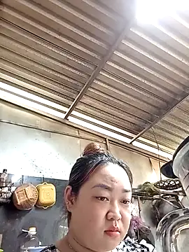 Snapshot of VyOanh2K chatting on October 23, 2025, 6:02 am VyOanh2K online show from October 23, 2025, 6:02 am