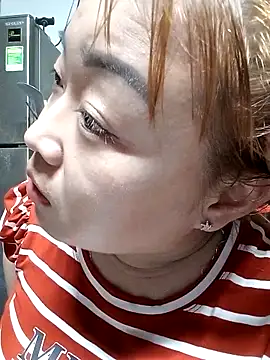 Snapshot of VyOanh2K chatting on November 8, 2025, 4:18 pm VyOanh2K online show from November 8, 2025, 4:18 pm