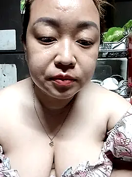 Snapshot of VyOanh2K chatting on November 11, 2025, 3:34 pm VyOanh2K online show from November 11, 2025, 3:34 pm