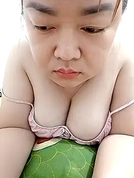 Snapshot of VyOanh2K chatting on February 9, 2026, 12:14 am VyOanh2K online show from February 9, 2026, 12:14 am