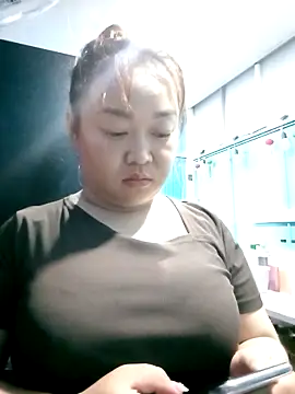 Snapshot of VyOanh2K chatting on February 11, 2026, 3:39 pm VyOanh2K online show from February 11, 2026, 3:39 pm