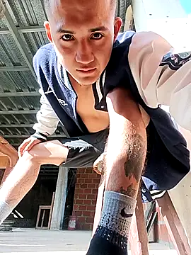 pepe-32 online show from October 8, 2025, 1:09 pm