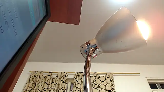 Snapshot of KristalTsXXX chatting on October 6, 2025, 9:34 pm KristalTsXXX online show from October 6, 2025, 9:34 pm