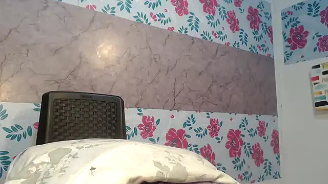 Snapshot of KristalTsXXX chatting on October 11, 2025, 5:22 pm KristalTsXXX online show from October 11, 2025, 5:22 pm