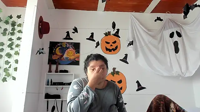 Snapshot of Karol_IsabelCouple chatting on October 22, 2025, 3:34 pm Karol IsabelCouple online show from October 22, 2025, 3:34 pm