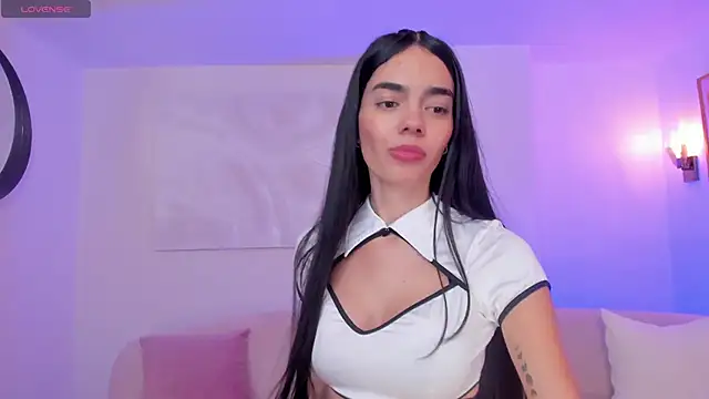 Snapshot of LucianaMillerX chatting on January 4, 2025, 10:34 pm LucianaMillerX online show from January 4, 2025, 10:34 pm