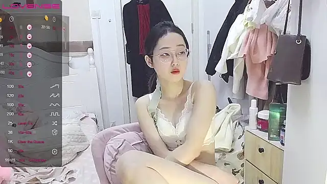 Snapshot of Destin_ chatting on December 26, 2024, 1:10 pm Destin online show from December 26, 2024, 1:10 pm