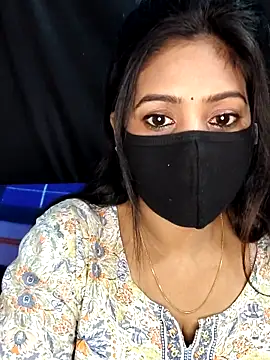 Snapshot of Monalisha_G chatting on April 3, 2026, 5:33 pm Monalisha G online show from April 3, 2026, 5:33 pm