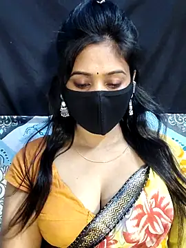 Snapshot of Monalisha_G chatting on April 13, 2026, 8:36 pm Monalisha G online show from April 13, 2026, 8:36 pm