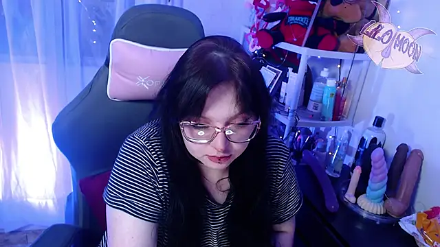 LiloMoon69 online show from February 22, 2025, 4:07 am