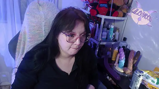 LiloMoon69 online show from March 7, 2025, 6:46 am