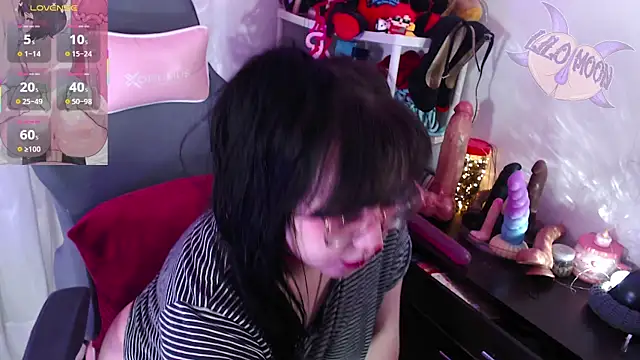 LiloMoon69 online show from October 21, 2025, 5:02 pm