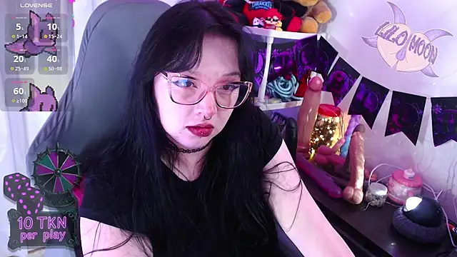 LiloMoon69 online show from November 4, 2025, 11:48 pm