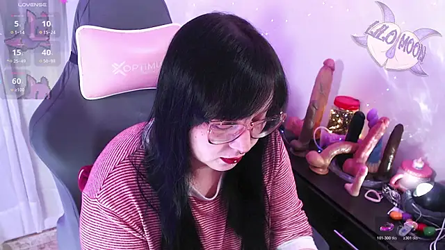 LiloMoon69 online show from May 12, 2026, 4:53 am