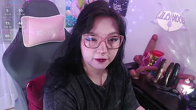 LiloMoon69 online show from June 7, 2026, 7:12 am