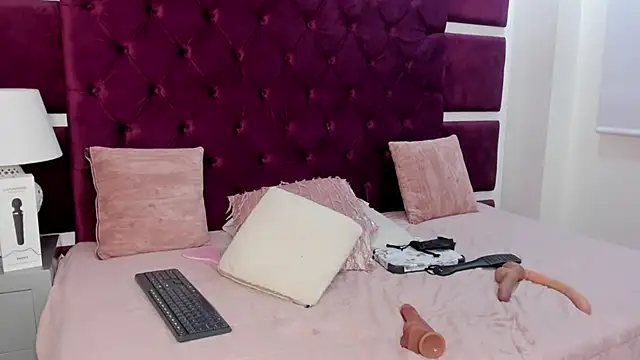 Daddysgirl1  online show from January 15, 2025, 9:13 am